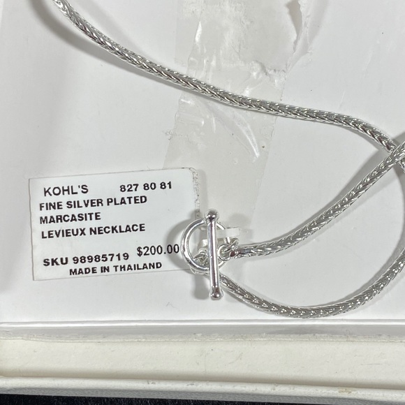 LE VIEUX necklace - Picture 9 of 11